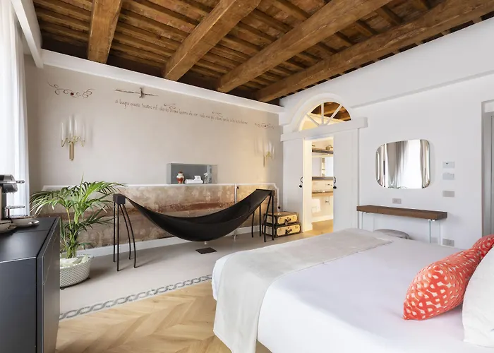 Otel Poesis Experience